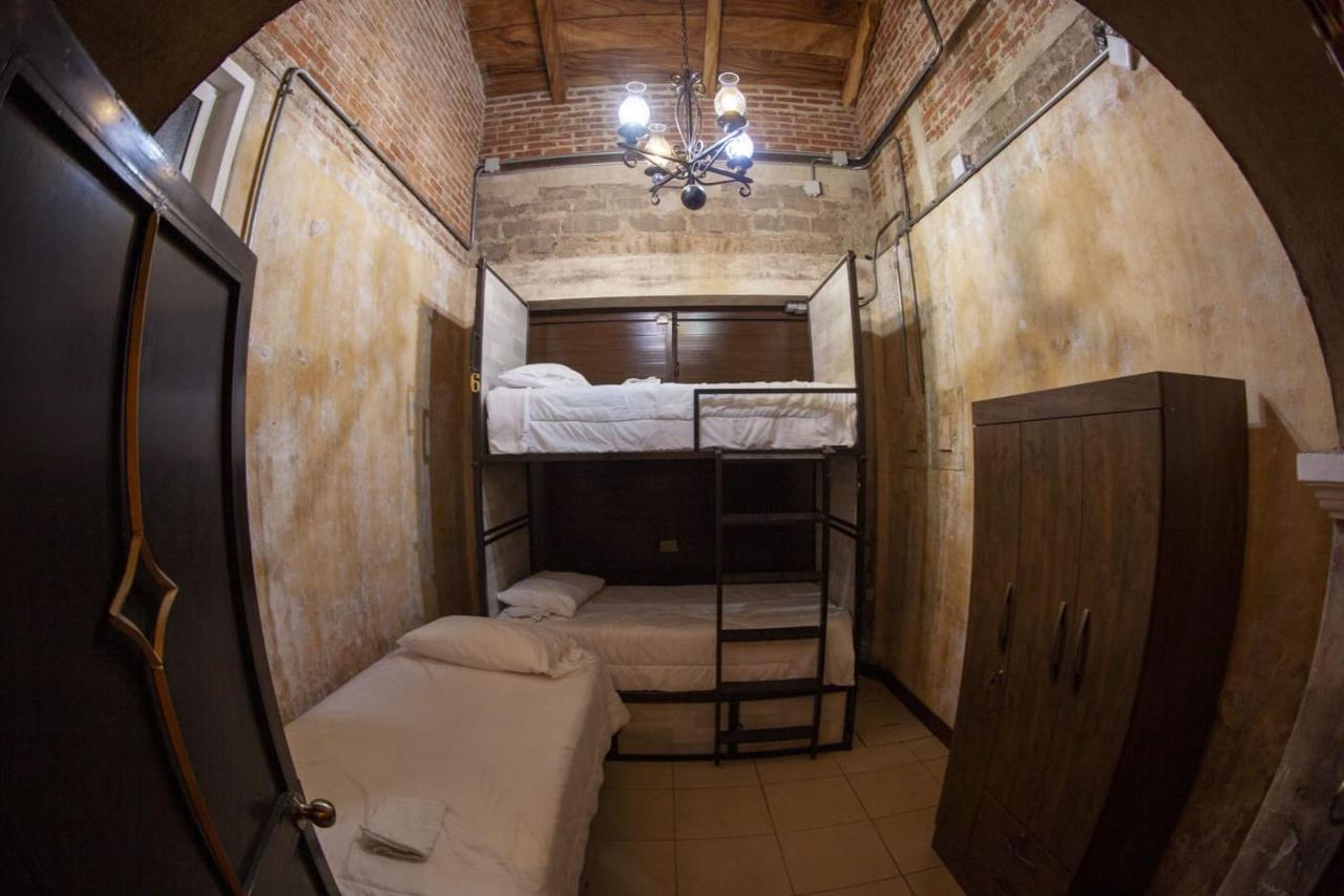 Hot Chipilin Hostel Antigua Exterior photo