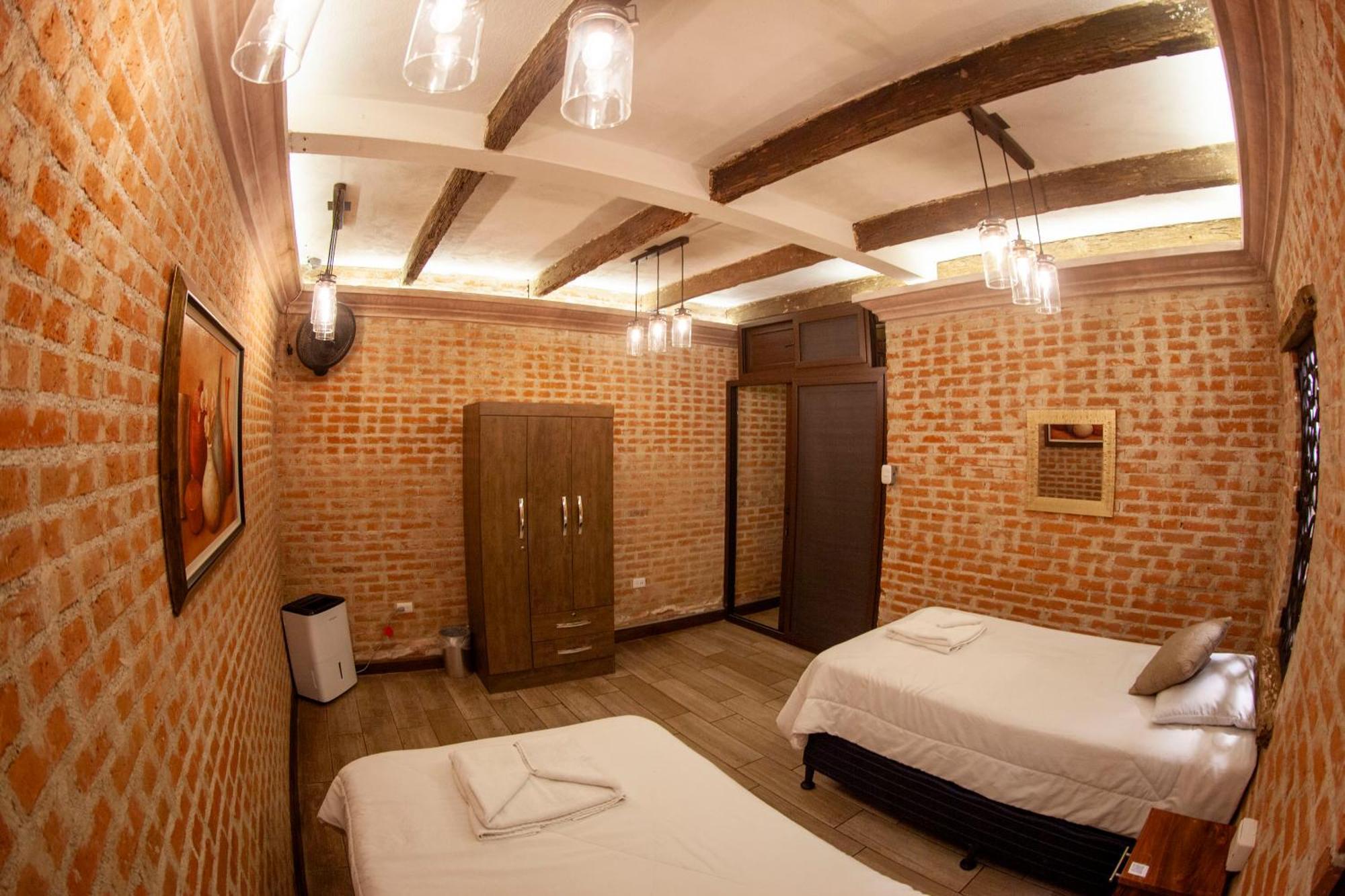 Hot Chipilin Hostel Antigua Exterior photo