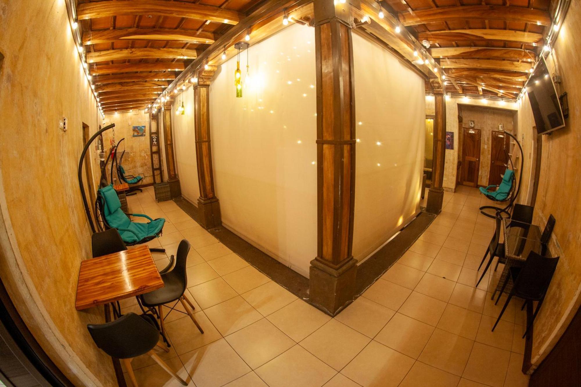Hot Chipilin Hostel Antigua Exterior photo